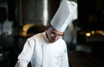 ഗ്രാന്ഡ് ഹയാത്ത് എക്സിക്യൂട്ടീവ് ഷെഫ് കേദാര് ബോബ്ഡെയ്ക്ക് പുരസ്കാരം