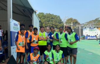 പ്രായം വെറും നമ്പര് മാത്രം; ഹോപ്പ് കമ്മ്യൂണിറ്റി വില്ലേജിനായി കൊച്ചി മാരത്തോണില് ഓടി യു.കെ വനിത