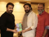 രാജേഷ് കൃഷ്ണയുടെ ‘ലണ്ടന് ടു കേരള ’ പുസ്തകം മമ്മൂട്ടി മോഹന്ലാലിന് കൈമാറി