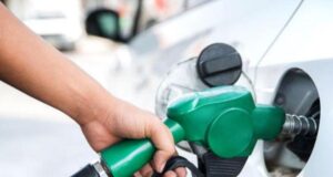 ഇന്ധനവില കുതിച്ചുയരുമെന്ന വാർത്തകൾ വ്യാജം: വ്യക്തതയുമായി കേന്ദ്രസർക്കാർ; ജനങ്ങൾ പരിഭ്രാന്തരാകേണ്ടതില്ല