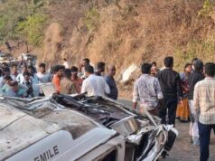 വാൽപ്പാറ അപകടം; പ്രിയപ്പെട്ടവര്ക്ക് നിറമിഴികളോടെ നാടിന്റെ യാത്രാമൊഴി; ആറ് അധ്യാപകരടക്കം ഒന്പത് പേര്ക്കും അന്തിമോപചാരം അര്പ്പിച്ച് ആയിരങ്ങള്