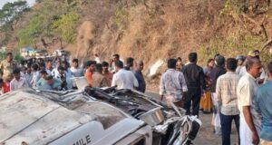 വാൽപ്പാറ അപകടം; പ്രിയപ്പെട്ടവര്ക്ക് നിറമിഴികളോടെ നാടിന്റെ യാത്രാമൊഴി; ആറ് അധ്യാപകരടക്കം ഒന്പത് പേര്ക്കും അന്തിമോപചാരം അര്പ്പിച്ച് ആയിരങ്ങള്