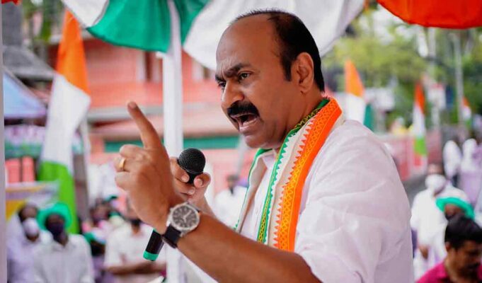 കേരളത്തിൽ സതീശൻ യുഗം; കേരളത്തിന്റെ പതിമൂന്നാമത് മുഖ്യമന്ത്രിയായി വി.ഡി. സതീശൻ