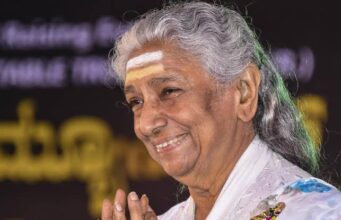 ഓലത്തുമ്പത്തിരുന്നൂയലാടും ചെല്ല പൈങ്കിളീ………